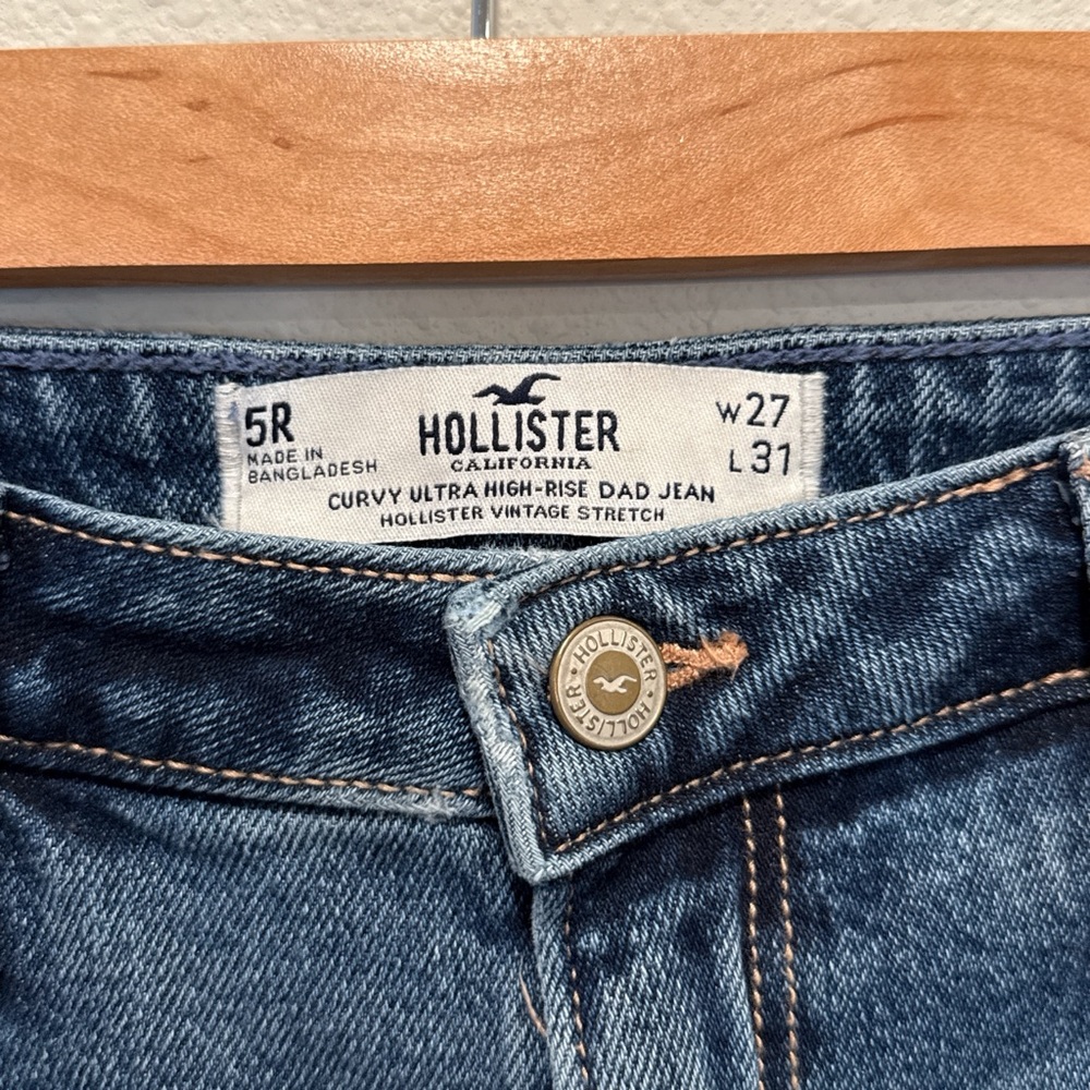 Hollister Curvy Ultra High-Rise Dad Jeans — Ripped — W27 L31 — Like New - Picture 5 of 8